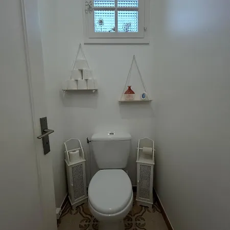 Casa vacanze House With 5 Bedrooms, 2 Bathrooms, Sleeps 9