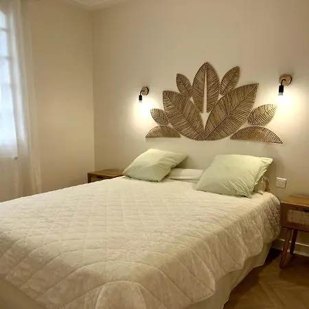 Casa vacanze House With 5 Bedrooms, 2 Bathrooms, Sleeps 9 Saint-Aubin-le-Cloud