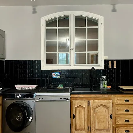 Casa vacanze House With 5 Bedrooms, 2 Bathrooms, Sleeps 9